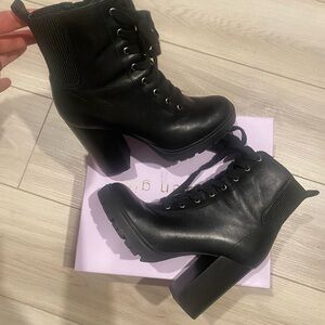 Steve Madden Black Lace Up Boots